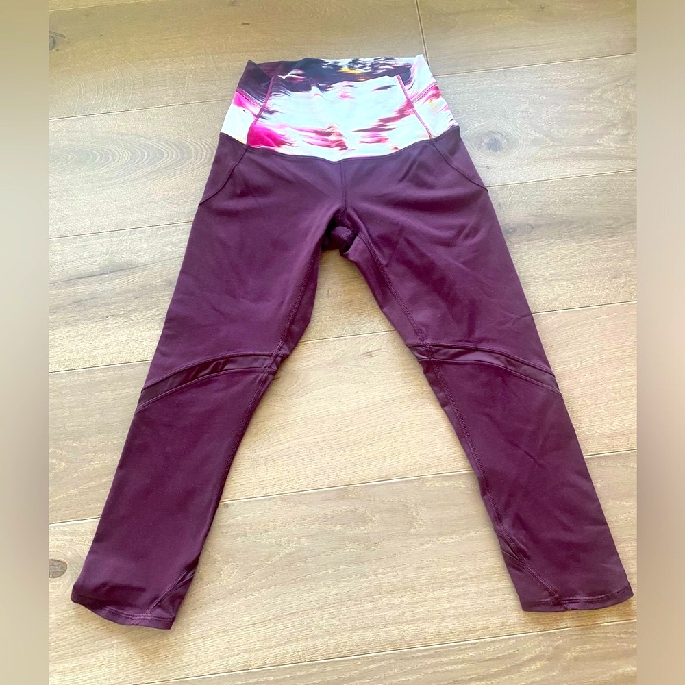 Lululemon Wunder Under leggings, cropped high-waisted, burgundy size 4
